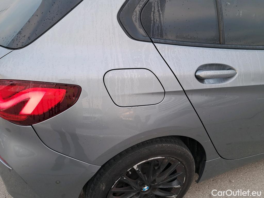  Bmw  Serie 1 BMW  / 2019 / 5P / berlina con portón 118i Corporate Auto. (AC) #26