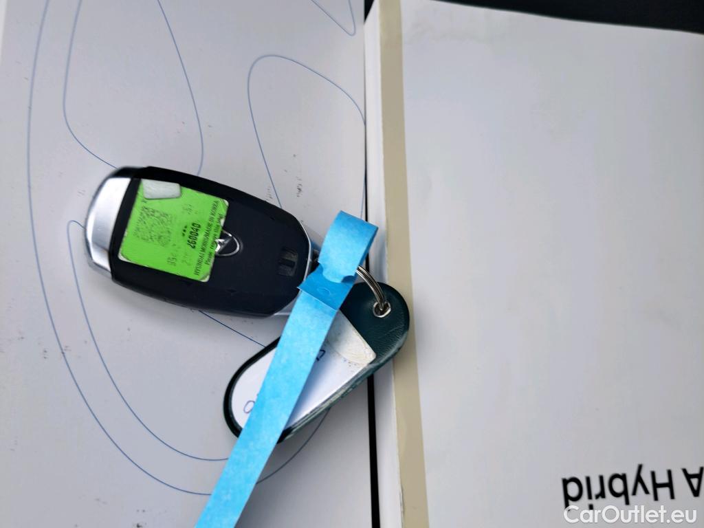  Hyundai  Konna HYUNDAI Kona / 2017 / 5P / todoterreno 1.6 GDI HEV SLE DCT #2