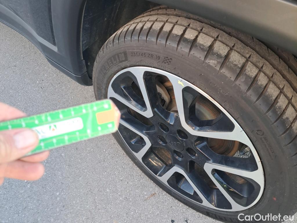  Jeep  Compass JEEP  / 2017 / 5P / todoterreno 1.3 PHEV 140kW (190CV) Limited AT AWD #52