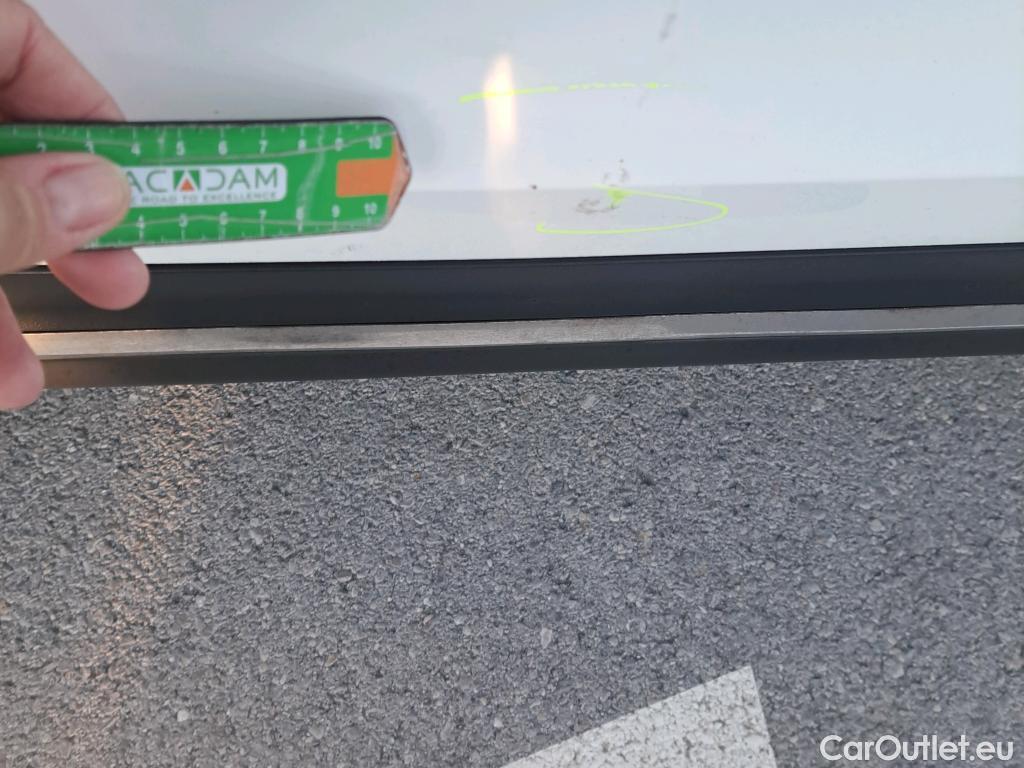  Mercedes  GLB MERCEDES-BENZ  / 2019 / 5P / todoterreno 2.0  200 D DCT 110KW (150CV) #29