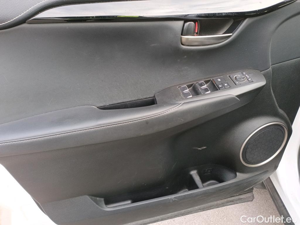  Lexus  NX LEXUS  / 2017 / 5P / todoterreno 2.5 300h Business Navigation 2WD #17