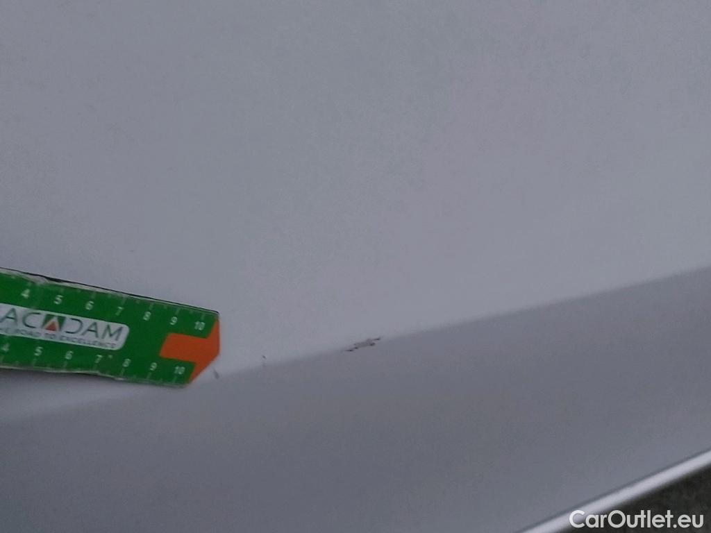  Mercedes  A-Klasse MERCEDES-BENZ Clase A / 2018 / 5P / berlina con portón A 250 e #16