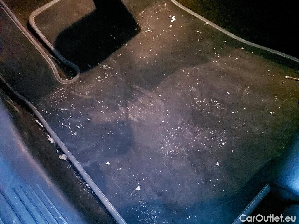  Mercedes  A-Klasse MERCEDES-BENZ Clase A / 2018 / 5P / berlina con portón A 250 e #25