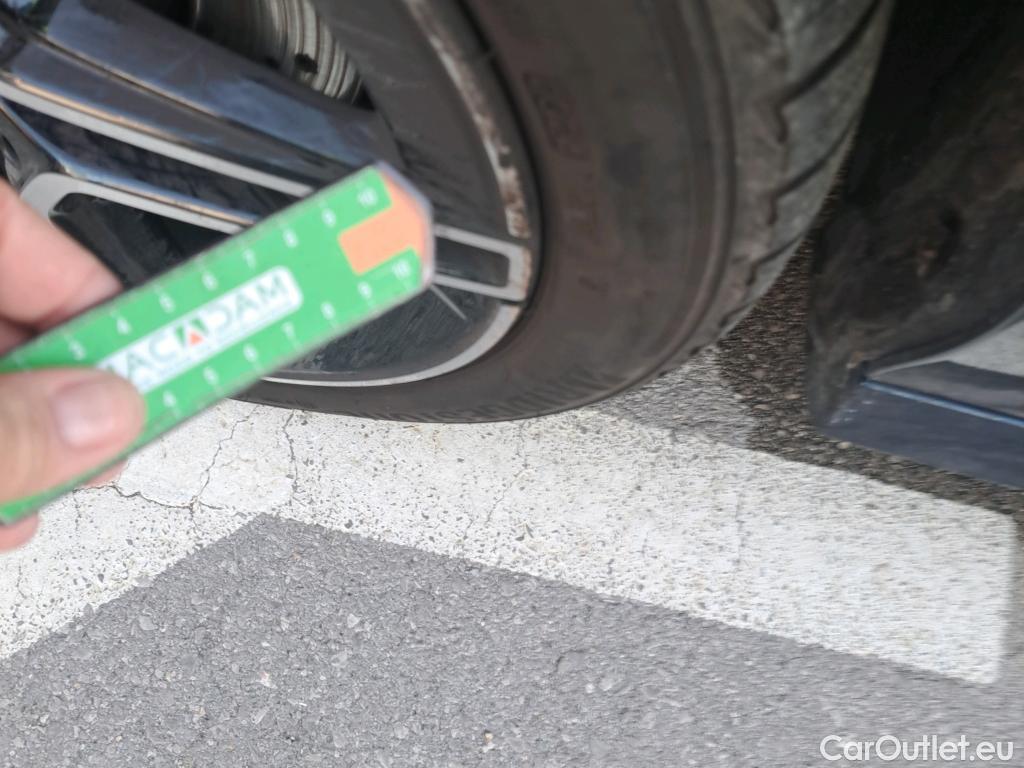  Mercedes  CLA-Klasse MERCEDES-BENZ CLA / 2019 / 4P / coupé CLA 200 #4