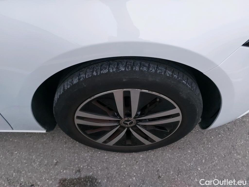  Mercedes  A-Klasse MERCEDES-BENZ Clase A / 2018 / 5P / berlina con portón A 250 e #8