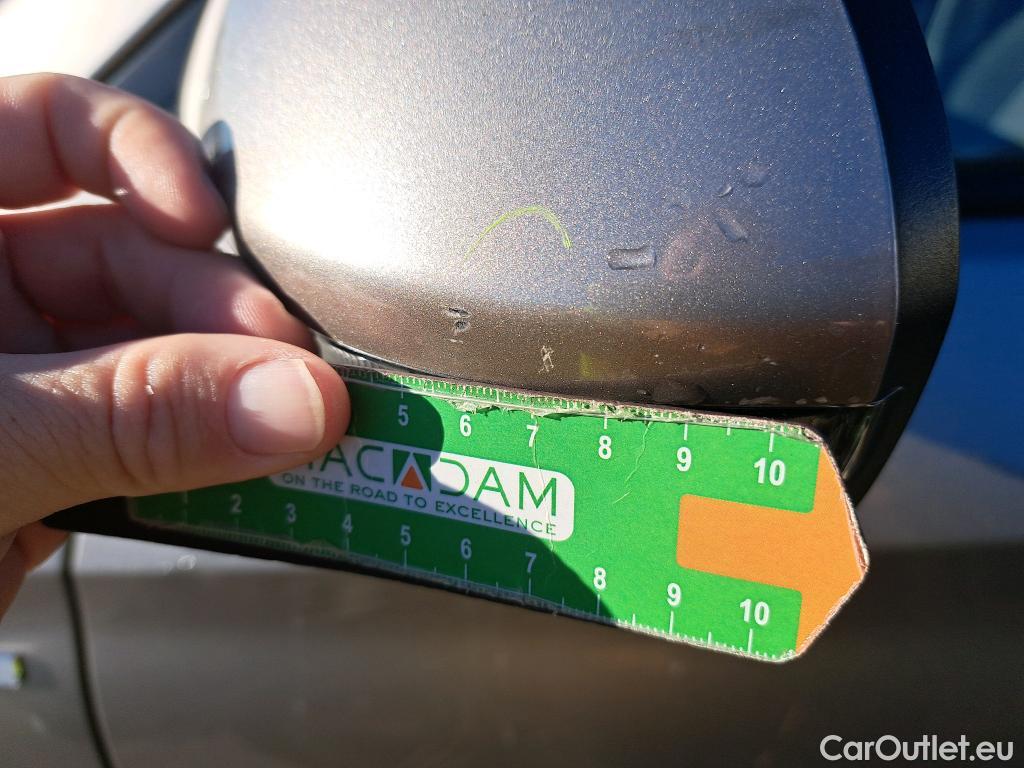  Hyundai  Tucson HYUNDAI  / 2018 / 5P / todoterreno 1.6 CRDI 85kW (116CV) 48V SLE 4X2(SP)(SL) #27