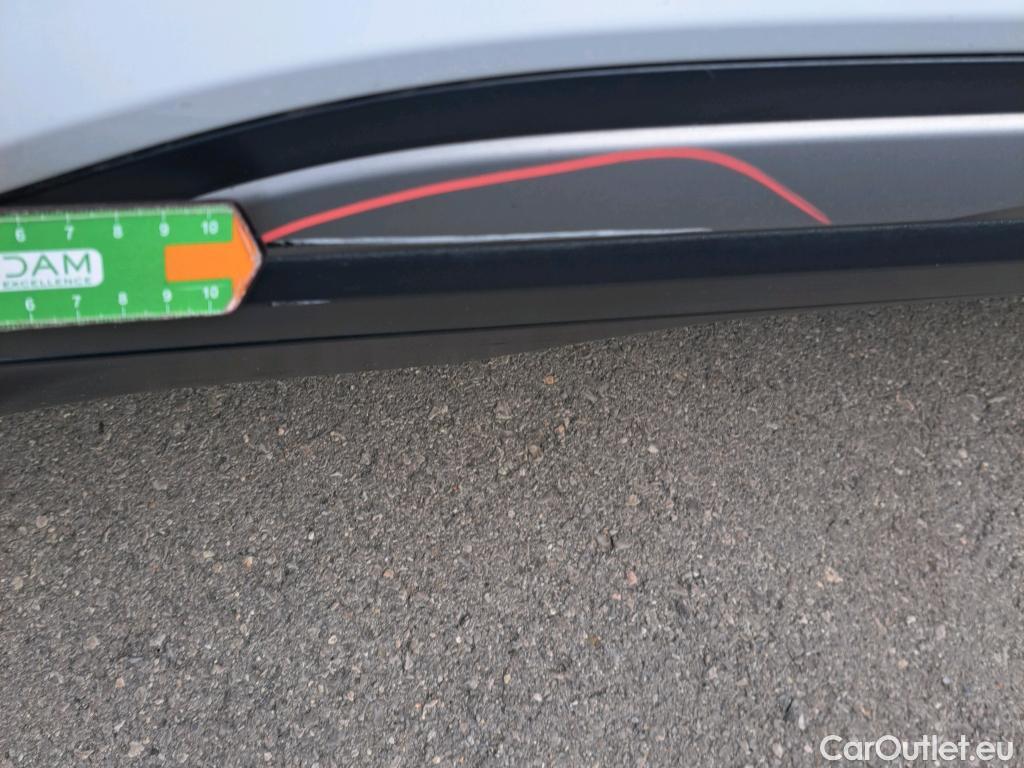  Hyundai  Konna HYUNDAI Kona / 2017 / 5P / todoterreno 1.6 GDI HEV SLE DCT #18