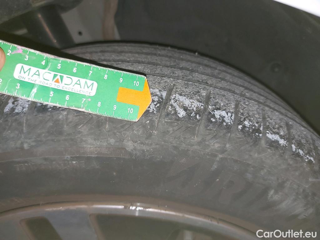  Mercedes  A-Klasse MERCEDES-BENZ Clase A / 2018 / 5P / berlina con portón A 250 e #9