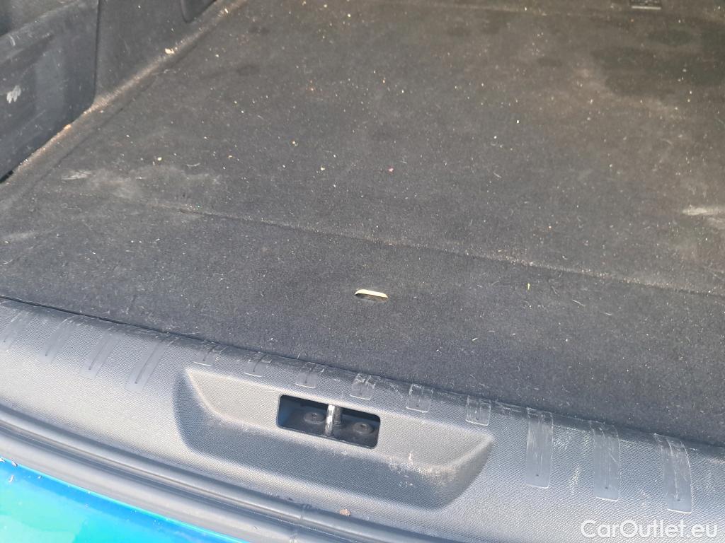  Peugeot  308 PEUGEOT  / 2017 / 5P / familiar SW Allure Pack BlueHDI 130 S&S EAT8 #3