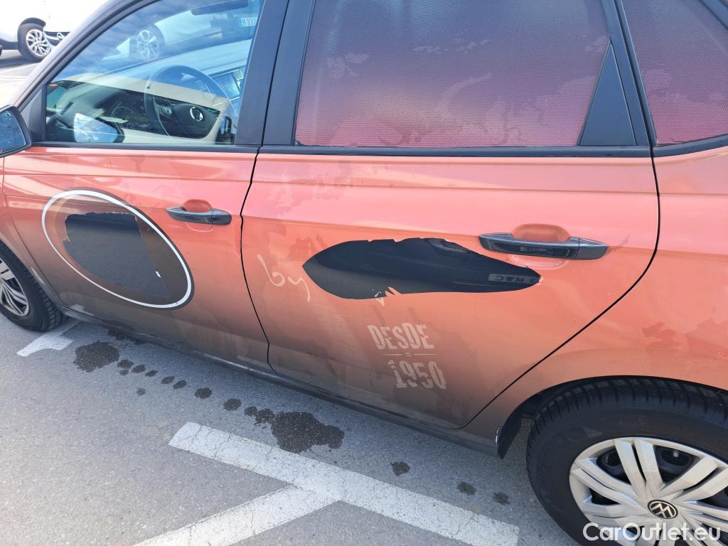  Volkswagen  Polo VOLKSWAGEN  / 2017 / 5P / berlina con portón Edition 1.0 59kW (80CV) #1