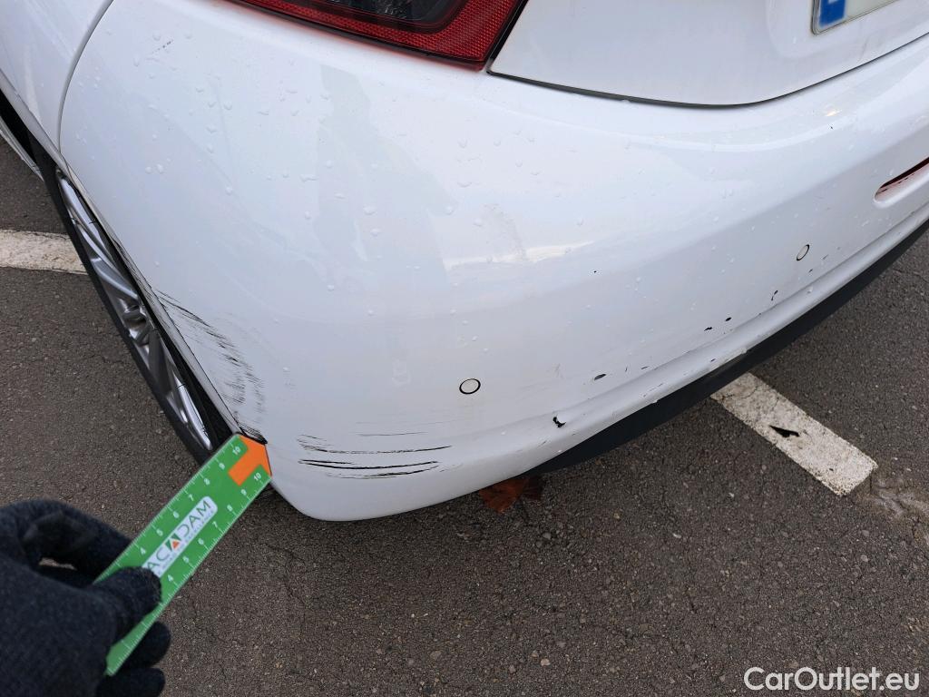  Peugeot  208 PEUGEOT  / 2015 / 5P / berlina con portón 5P Signature 1.2L PureTech 81KW (110CV) (AC) #6