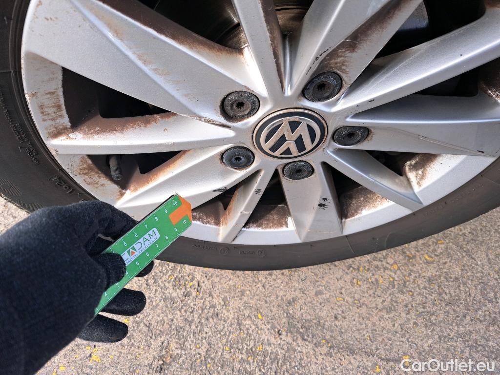  Volkswagen  Golf  VOLKSWAGEN / 2016 / 5P / berlina con portón Ready2Go 1.0 TSI 85kW (115CV) #19