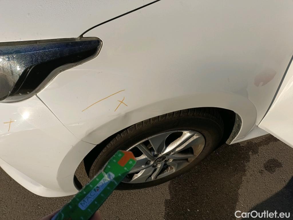  Toyota  Yaris TOYOTA  / 2020 / 5P / berlina con portón 1.5 120H Business Plus #3