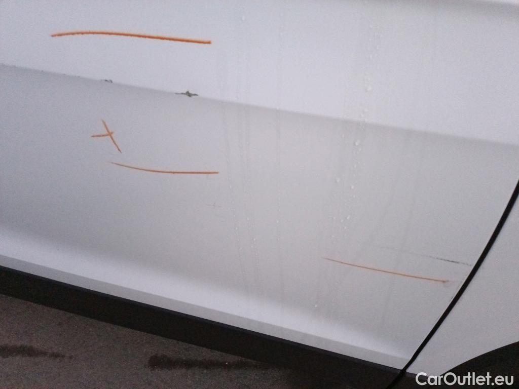  Volkswagen  T-CROSS VOLKSWAGEN  / 2018 / 5P / todoterreno Advance 1.0 TSI 81kW (110CV) DSG (AC3) #4