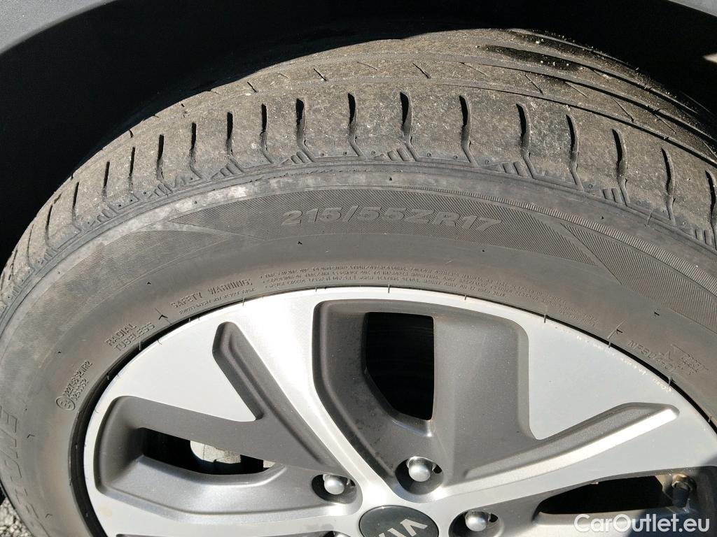  KIA  Niro KIA e- / 2016 / 5P / crossover e- 150kW (204CV) Drive (Long Range) #8