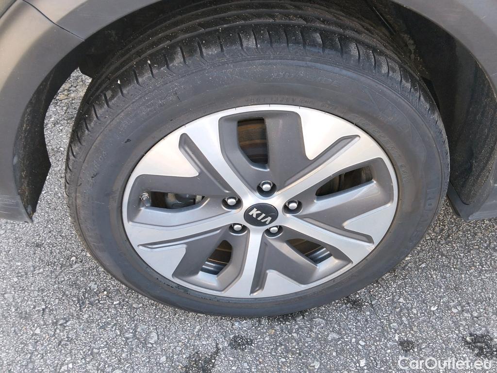  KIA  Niro KIA e- / 2016 / 5P / crossover e- 150kW (204CV) Drive (Long Range) #48