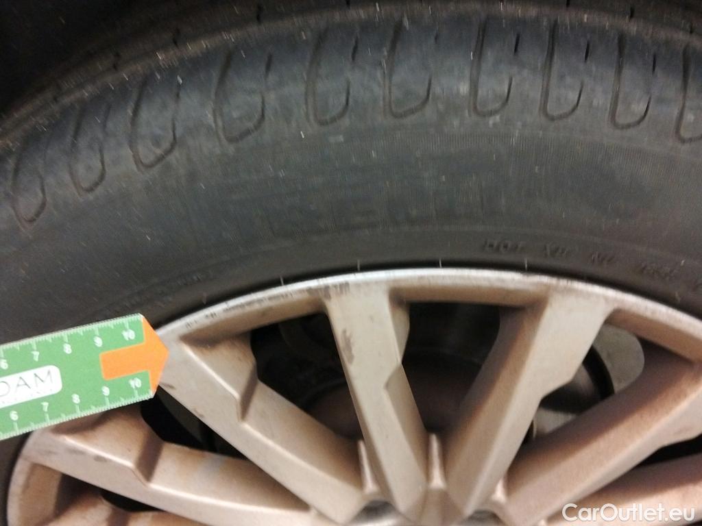  Audi  Q2 AUDI  / 2016 / 5P / todoterreno Design 30 TFSI 85kW (116CV) #2