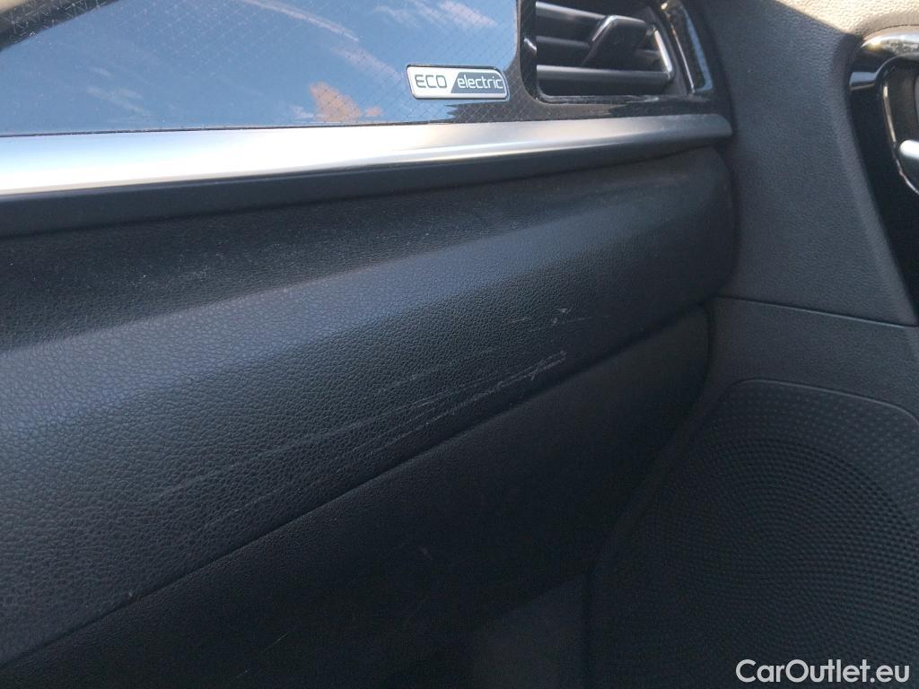  KIA  Niro KIA e- / 2016 / 5P / crossover e- 150kW (204CV) Drive (Long Range) #19