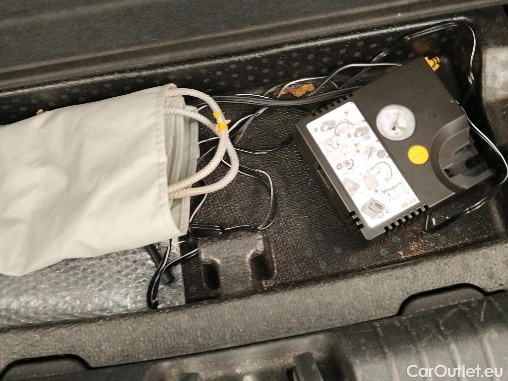  KIA  Niro KIA e- / 2016 / 5P / crossover e- 150kW (204CV) Drive (Long Range) #16