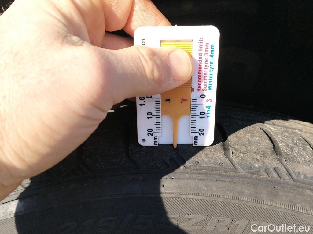  KIA  Niro KIA e- / 2016 / 5P / crossover e- 150kW (204CV) Drive (Long Range) #9