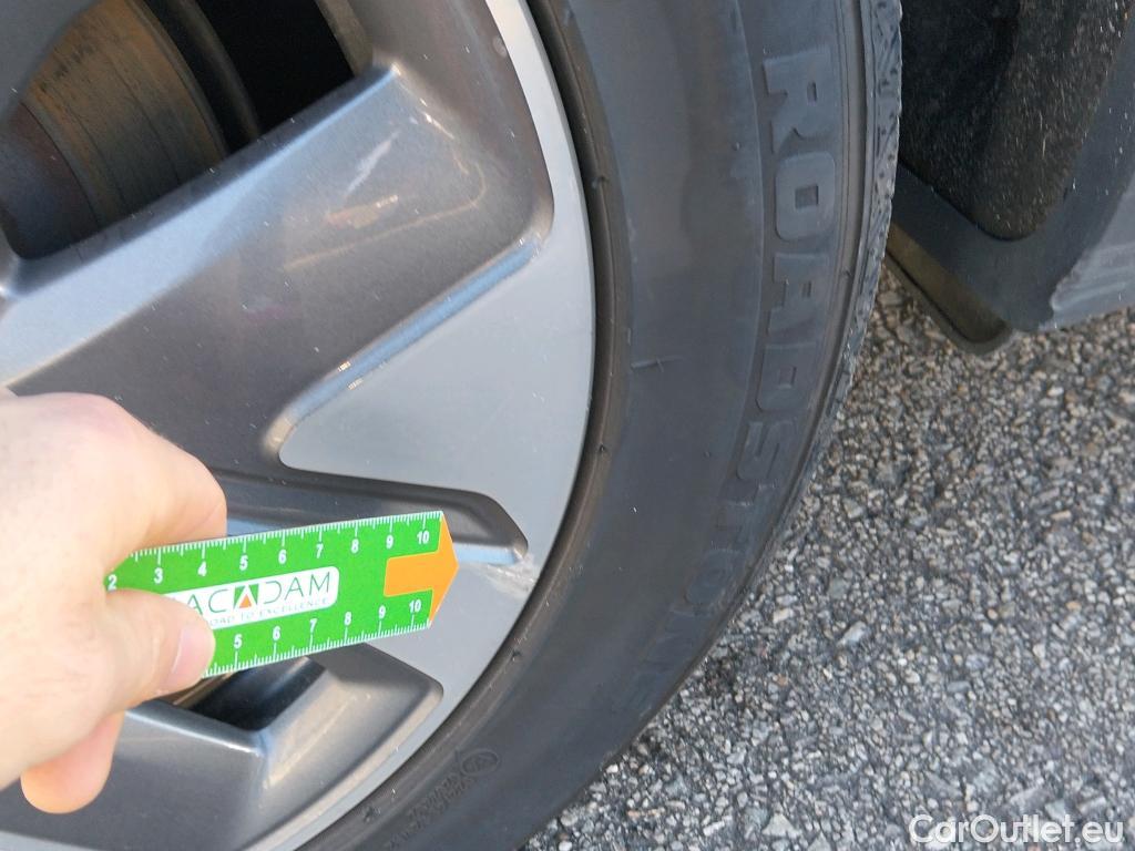  KIA  Niro KIA e- / 2016 / 5P / crossover e- 150kW (204CV) Drive (Long Range) #49