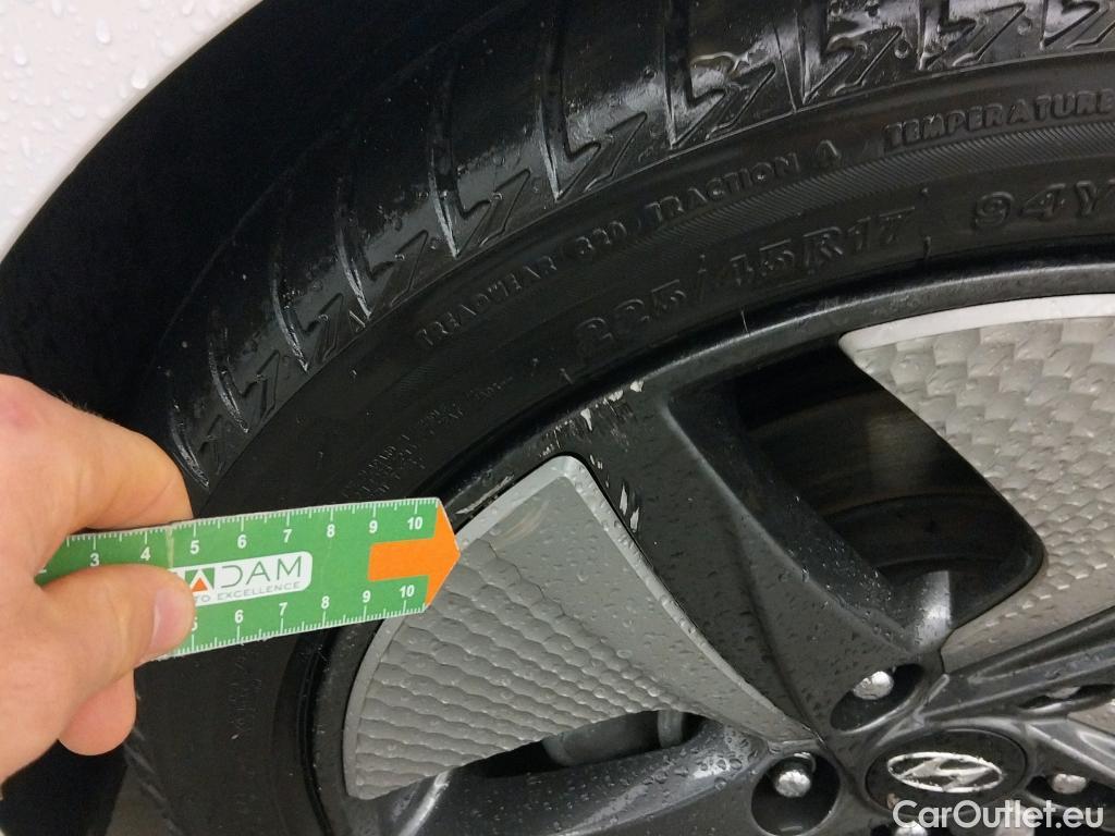  Hyundai   Ioniq HYUNDAI / 2019 / 5P / berlina con portón 1.6 GDI HEV Tecno DCT #20