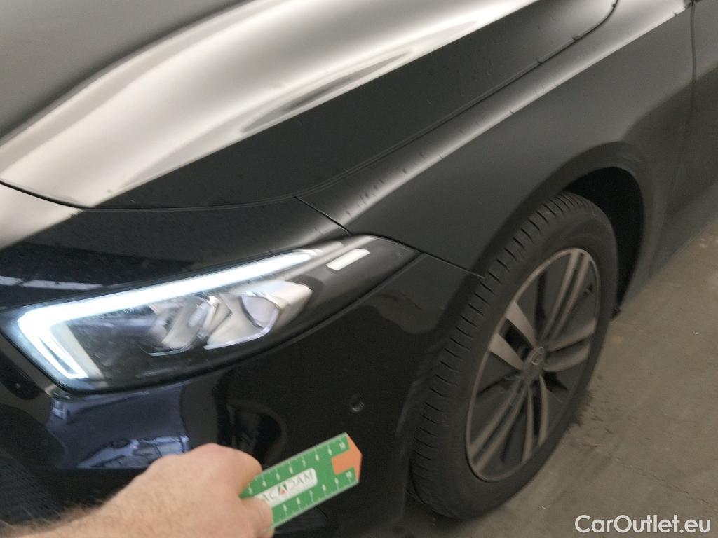  Mercedes  A-Klasse MERCEDES-BENZ Clase A / 2018 / 4P / sedán Sedán A 250 e #14