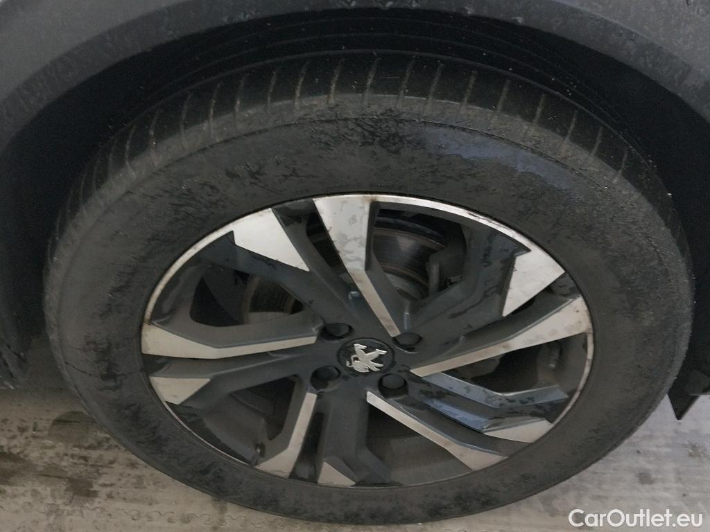  Peugeot  2008 PEUGEOT  / 2019 / 5P / todoterreno Allure BlueHDI 100 S&S BVM6 #3
