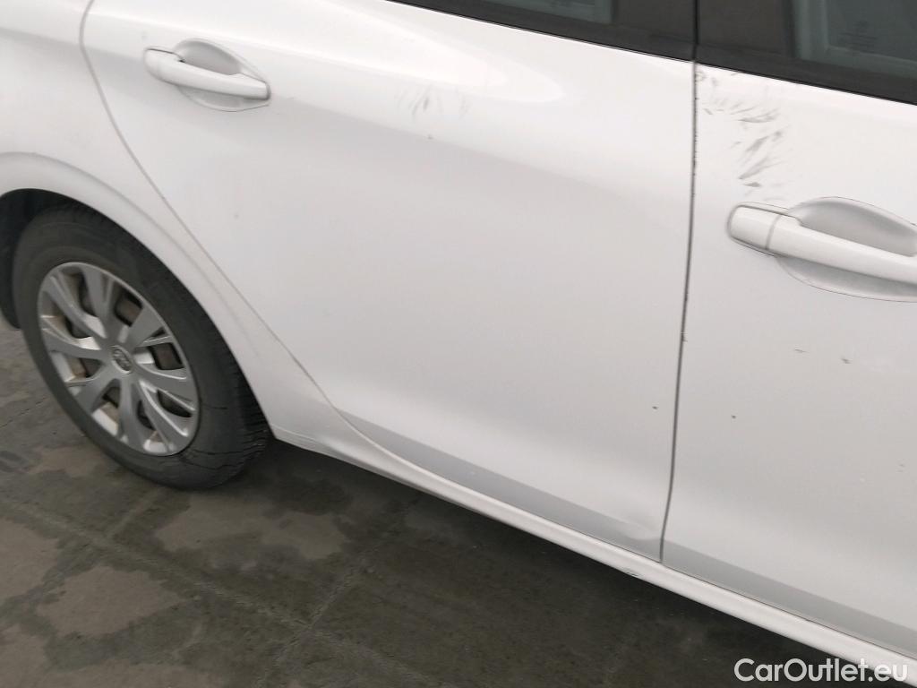  Peugeot  208 PEUGEOT  / 2015 / 5P / berlina con portón 5P ACTIVE BlueHDi 73kW (100CV) #11