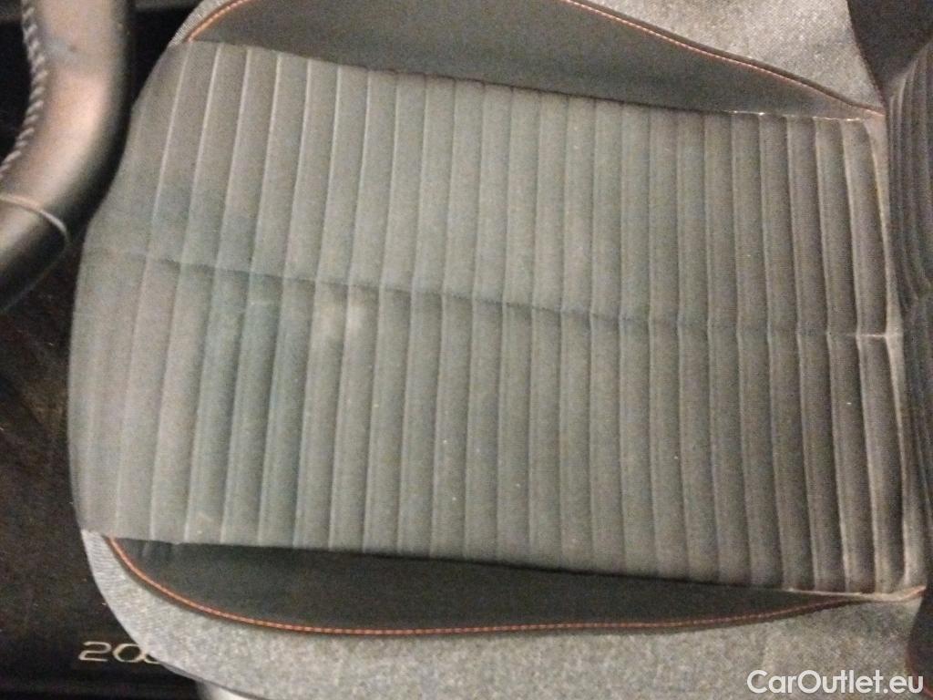  Peugeot  2008 PEUGEOT  / 2019 / 5P / todoterreno Active Pack BlueHDI 81kW (110CV) #1