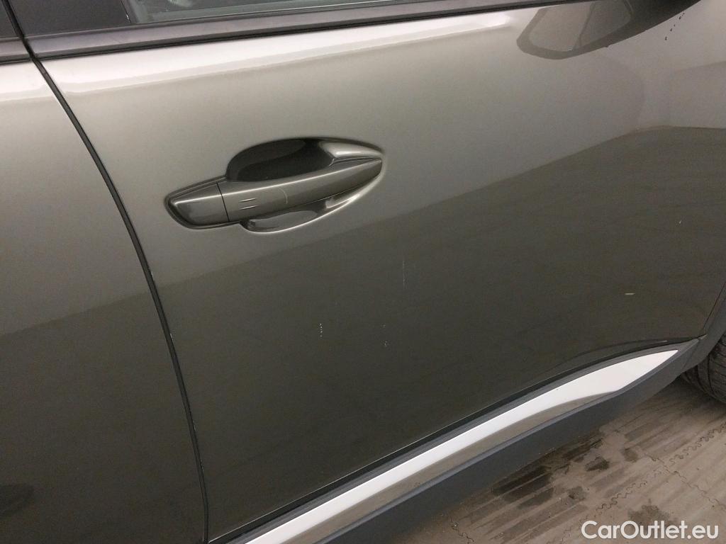  Peugeot  3008 PEUGEOT  Hybrid / 2016 / 5P / todoterreno 225 e-EAT8 Allure #29