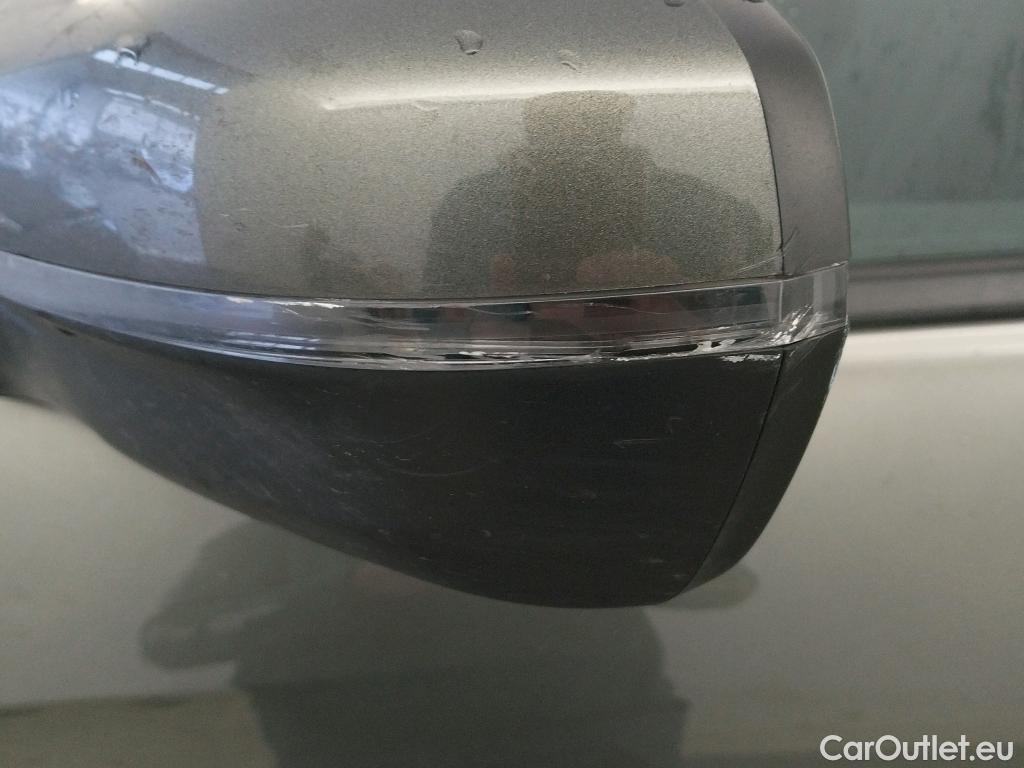  Peugeot  3008 PEUGEOT  / 2016 / 5P / todoterreno 1.5L BlueHDi 96kW (130CV) S&S Active (AC2) #27