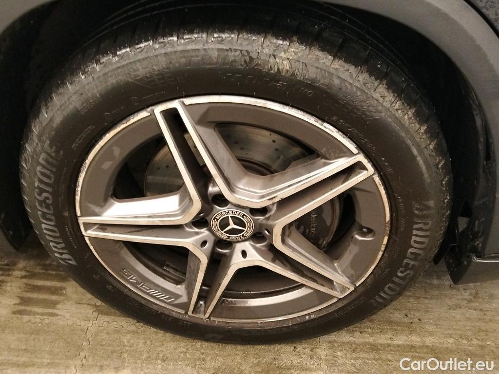  Mercedes  GLA MERCEDES-BENZ  / 2020 / 5P / todoterreno  200 D #3