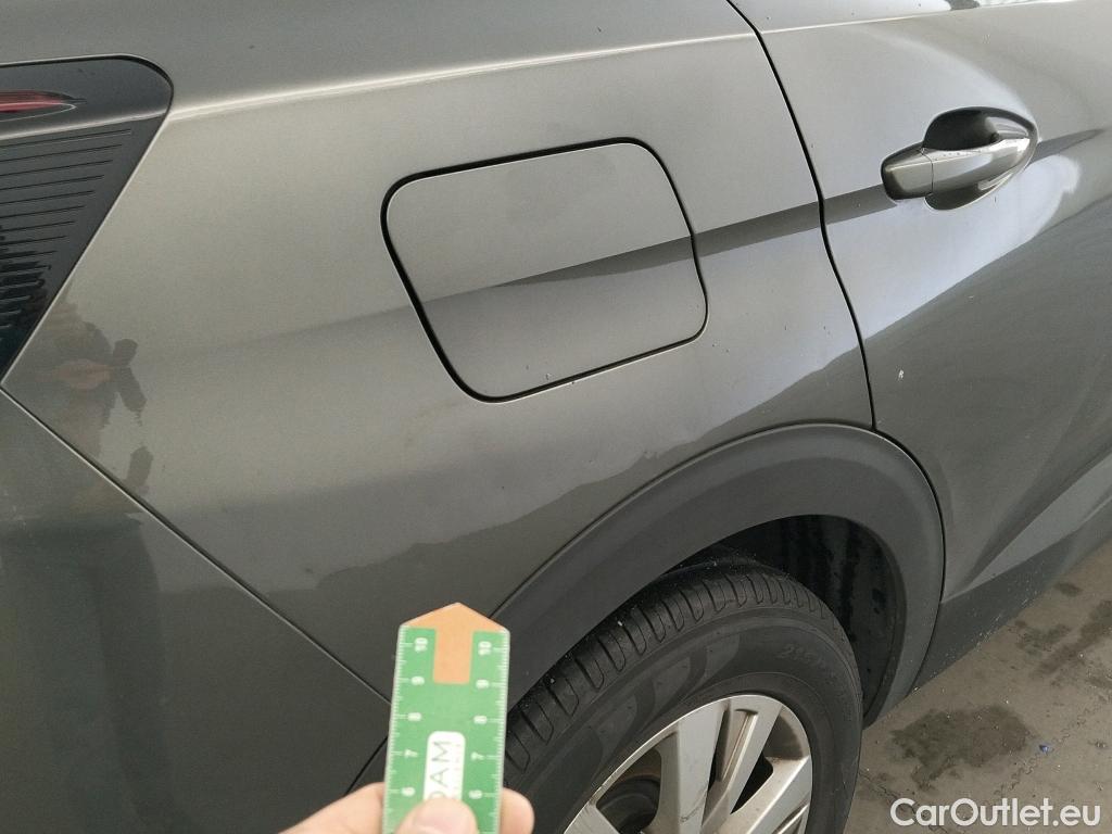  Peugeot  3008 PEUGEOT  / 2016 / 5P / todoterreno 1.5L BlueHDi 96kW (130CV) S&S Active (AC2) #8