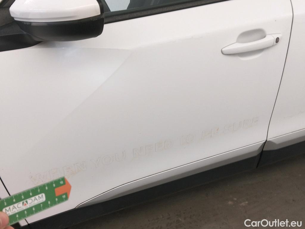  Peugeot  2008 PEUGEOT  / 2019 / 5P / todoterreno Allure BlueHDI 100 S&S BVM6 #5