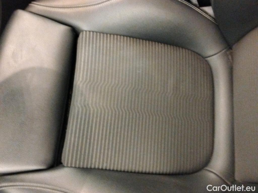  Mercedes  A-Klasse MERCEDES-BENZ Clase A / 2018 / 4P / sedán Sedán A 250 e #11