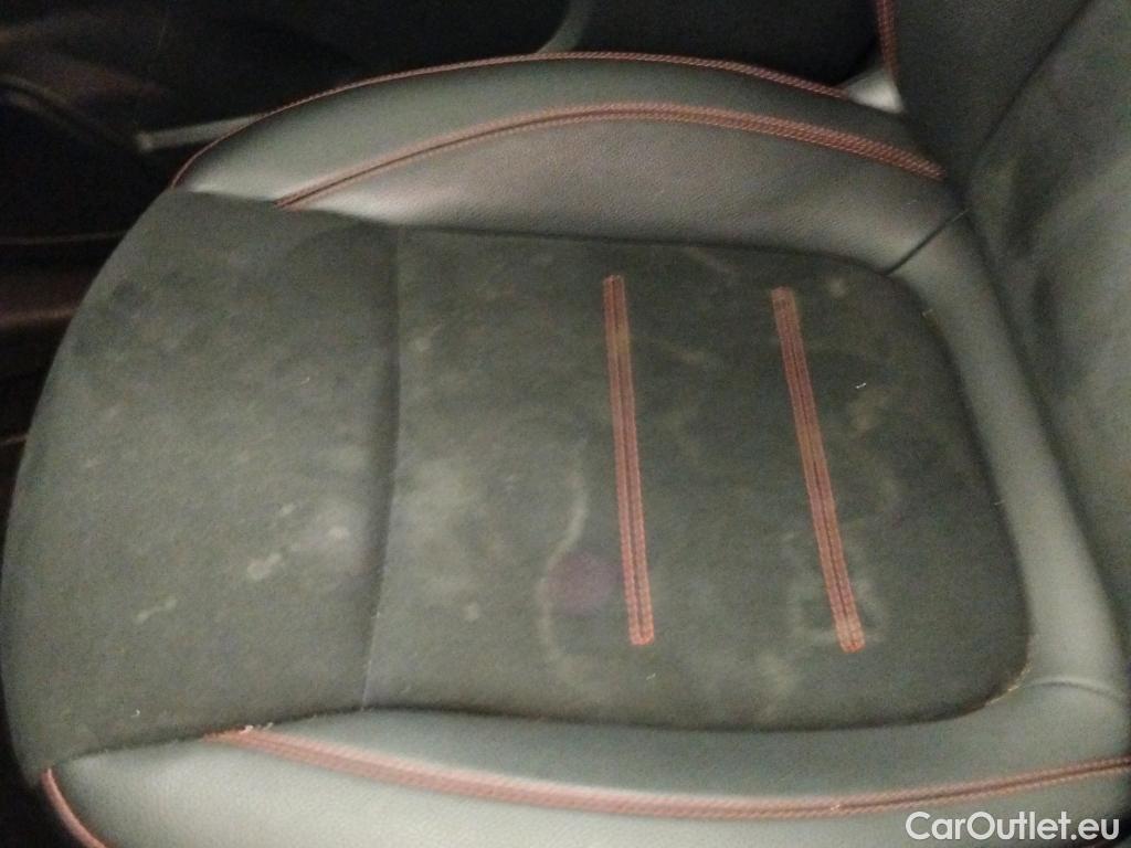  Mercedes  GLA MERCEDES-BENZ  / 2020 / 5P / todoterreno  200 D #13