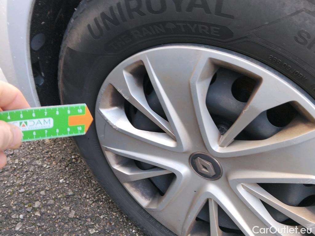  Renault  Megane RENAULT Mégane / 2015 / 5P / berlina con portón Life Blue dCi 70kW (95CV) #38