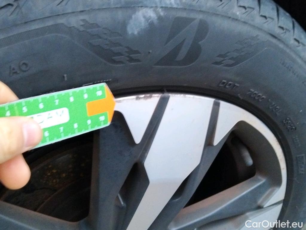  Peugeot  3008 PEUGEOT  / 2020 / 5P / todoterreno 1.5 BlueHDi 96kW S&S GT EAT8 #24