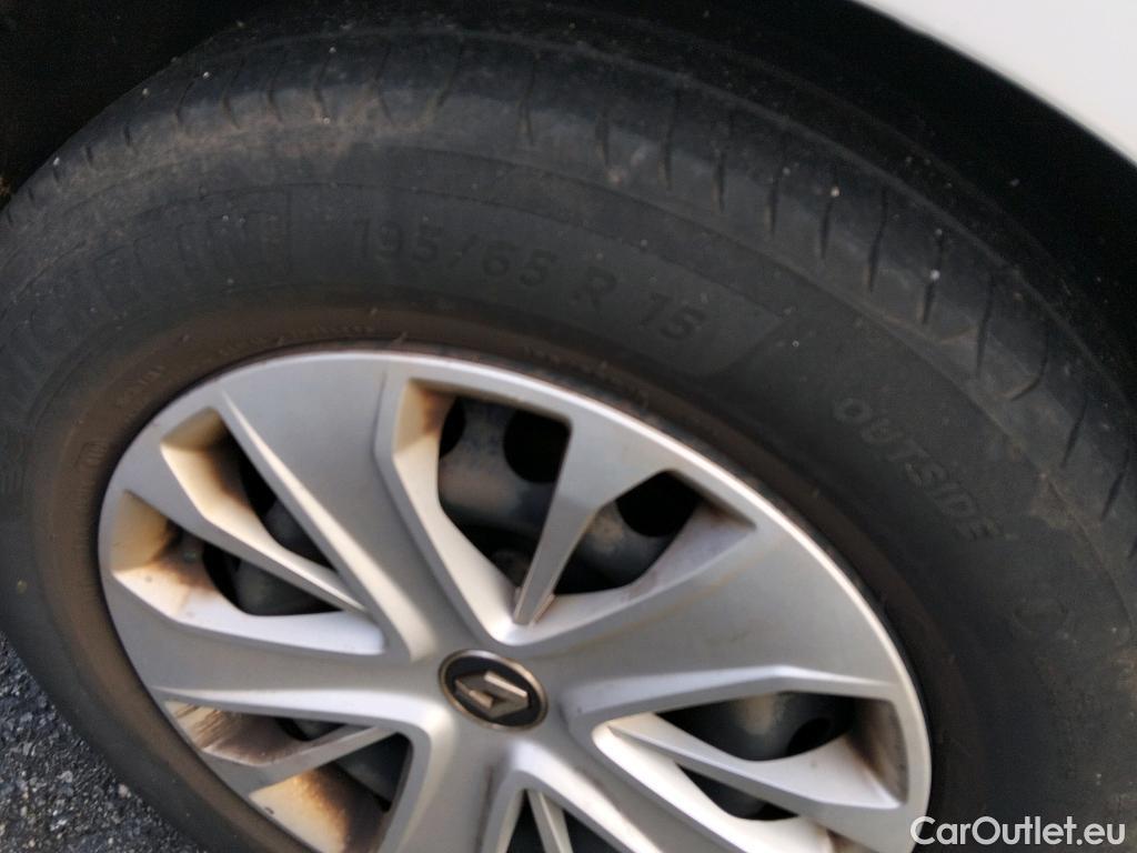  Renault  Megane RENAULT Mégane / 2015 / 5P / berlina con portón Life Blue dCi 70kW (95CV) #19