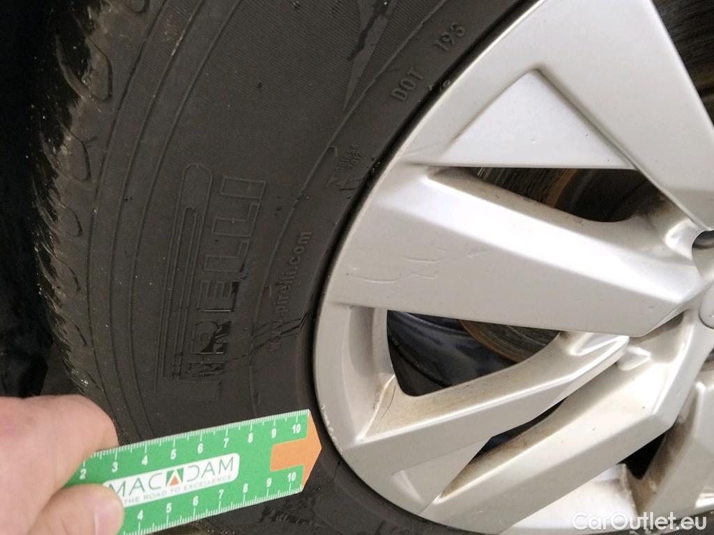  Peugeot  3008 PEUGEOT  / 2020 / 5P / todoterreno 1.5 BlueHDi 96kW (130CV) S&S Active Pack #28