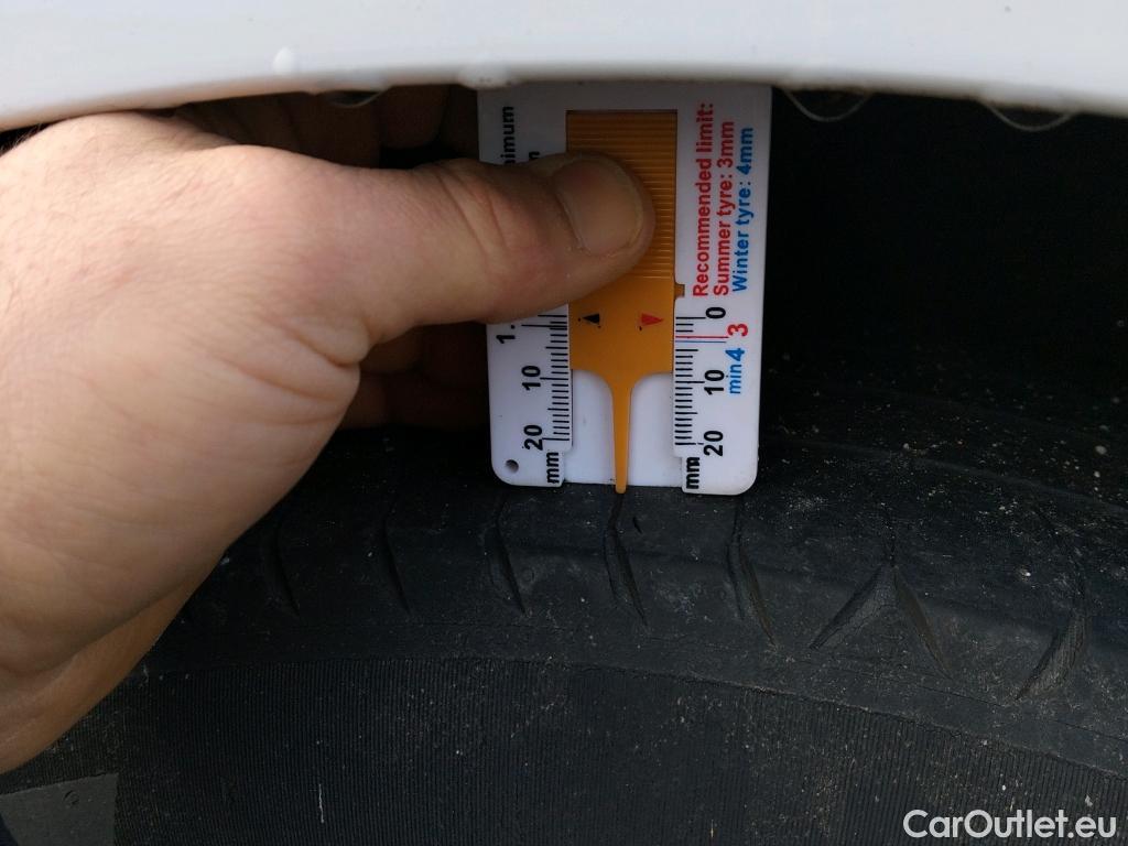  Renault  Megane RENAULT Mégane / 2015 / 5P / berlina con portón Life Blue dCi 70kW (95CV) #22