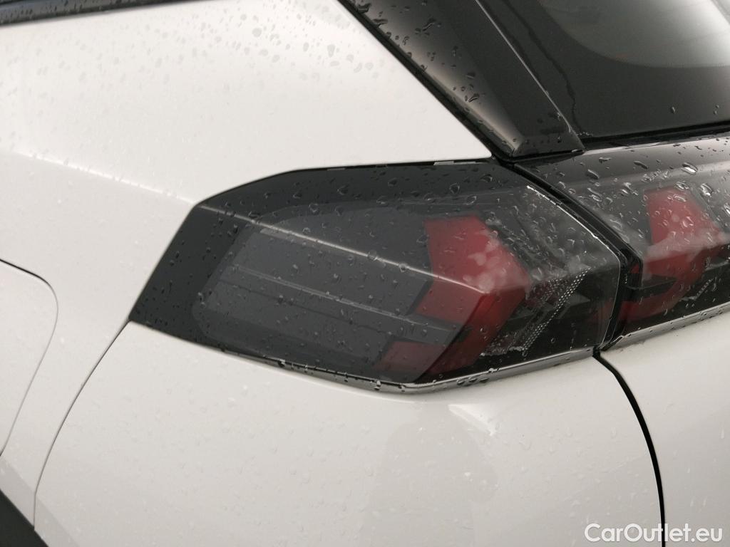  Peugeot  2008 PEUGEOT  / 2019 / 5P / todoterreno Active Puretech 100 S&S BVM6 #1