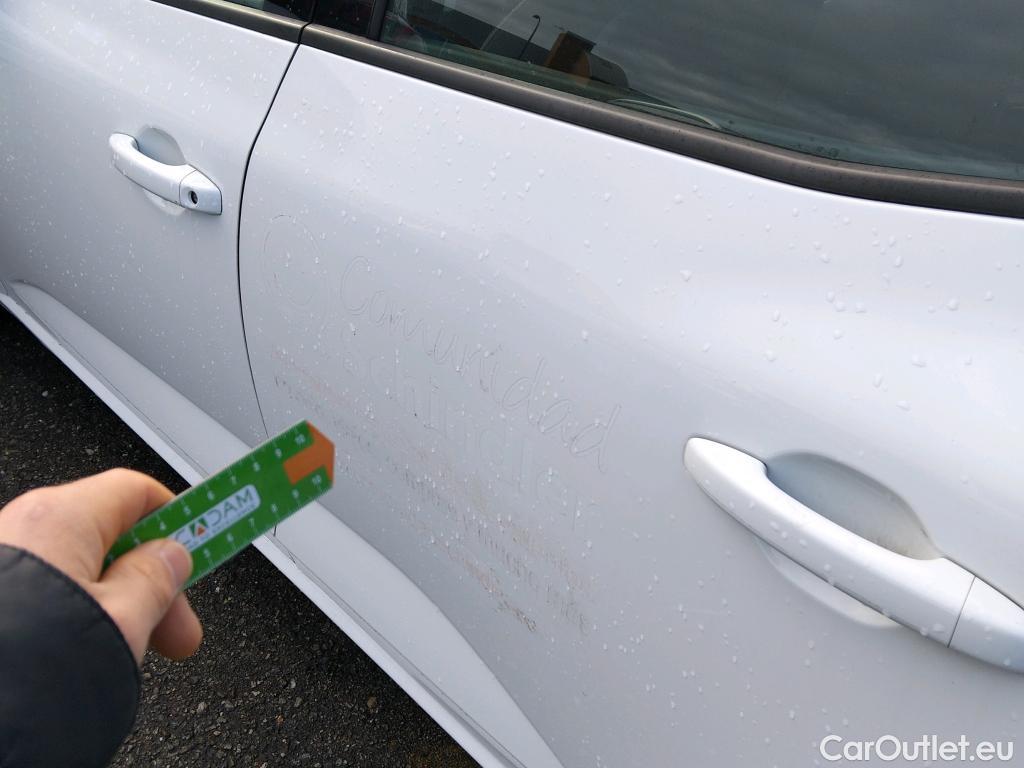  Renault  Megane RENAULT Mégane / 2015 / 5P / berlina con portón Life Blue dCi 70kW (95CV) #14