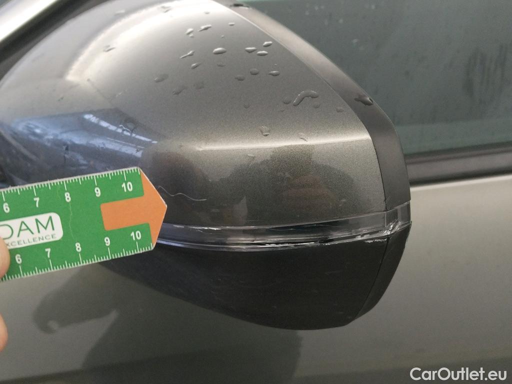  Peugeot  3008 PEUGEOT  / 2016 / 5P / todoterreno 1.5L BlueHDi 96kW (130CV) S&S Active (AC2) #34