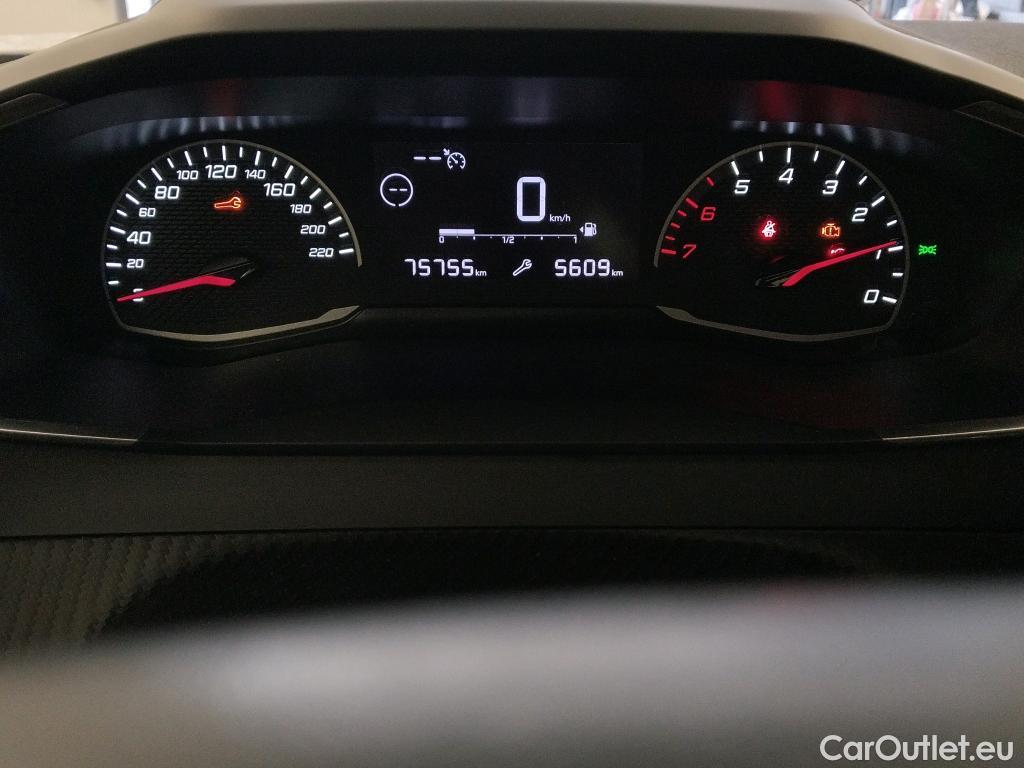  Peugeot  2008 PEUGEOT  / 2019 / 5P / todoterreno Active Puretech 100 S&S BVM6 #17