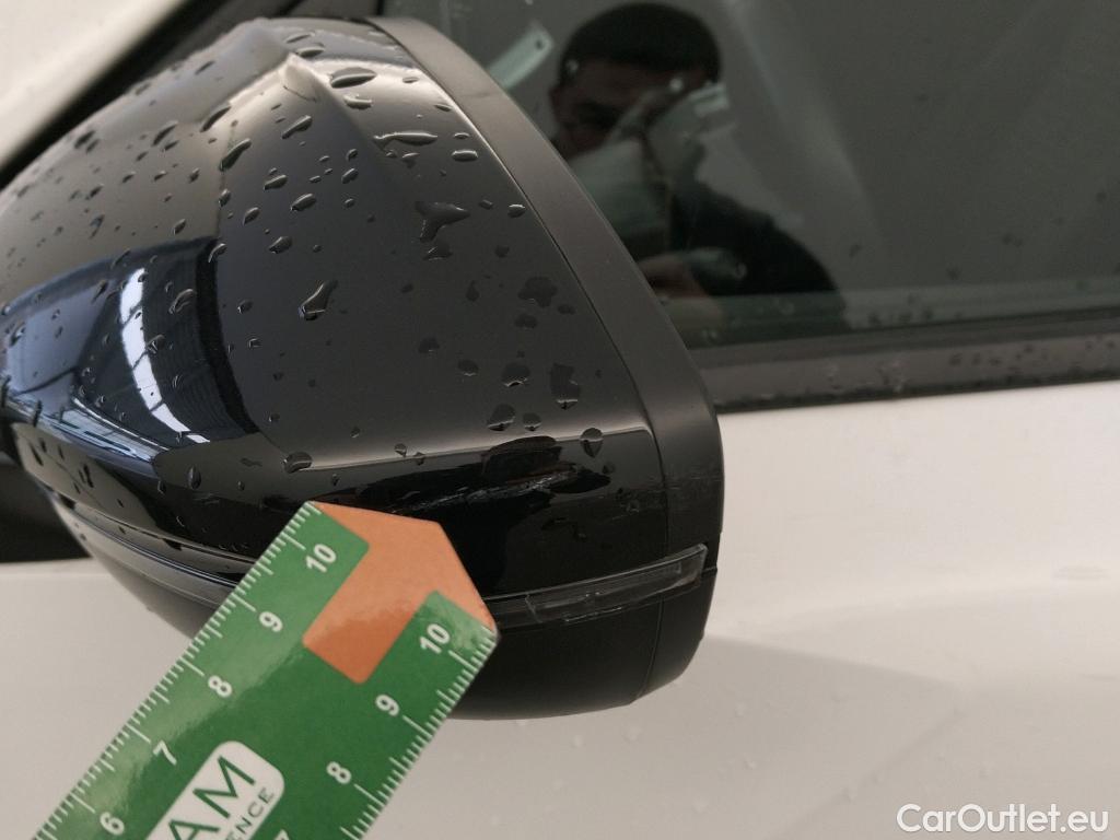  Peugeot  2008 PEUGEOT  / 2019 / 5P / todoterreno Active Puretech 100 S&S BVM6 #19