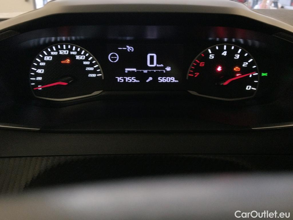  Peugeot  2008 PEUGEOT  / 2019 / 5P / todoterreno Active Puretech 100 S&S BVM6 #16