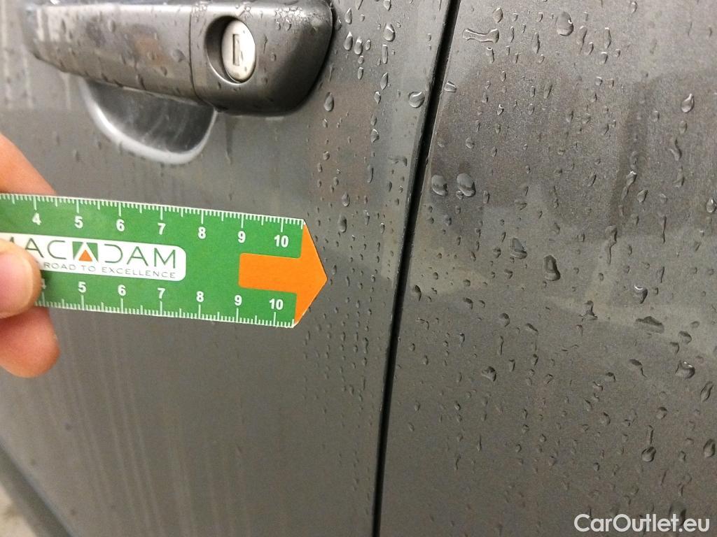  Peugeot  2008 PEUGEOT  / 2019 / 5P / todoterreno Active Pack BlueHDI 81kW (110CV) #4