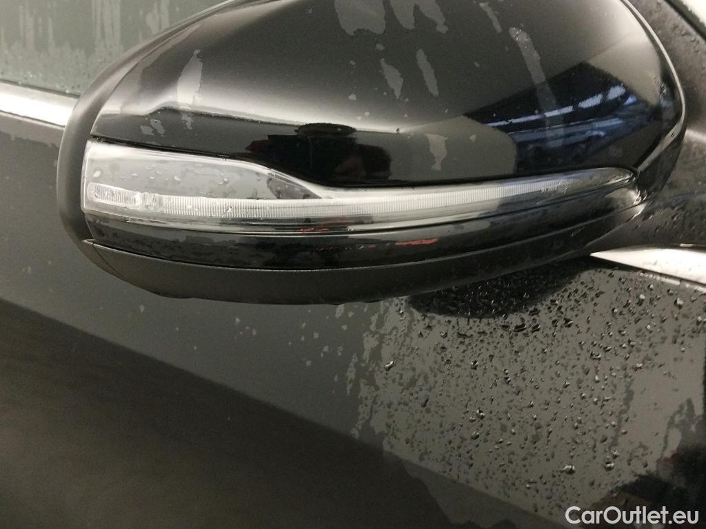  Mercedes  GLA MERCEDES-BENZ  / 2020 / 5P / todoterreno  200 D #28